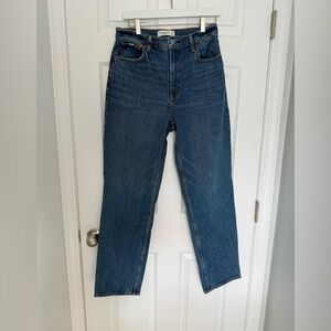 Abercrombie & Fitch The 90s Straight Ultra High Rise Jean 8R
